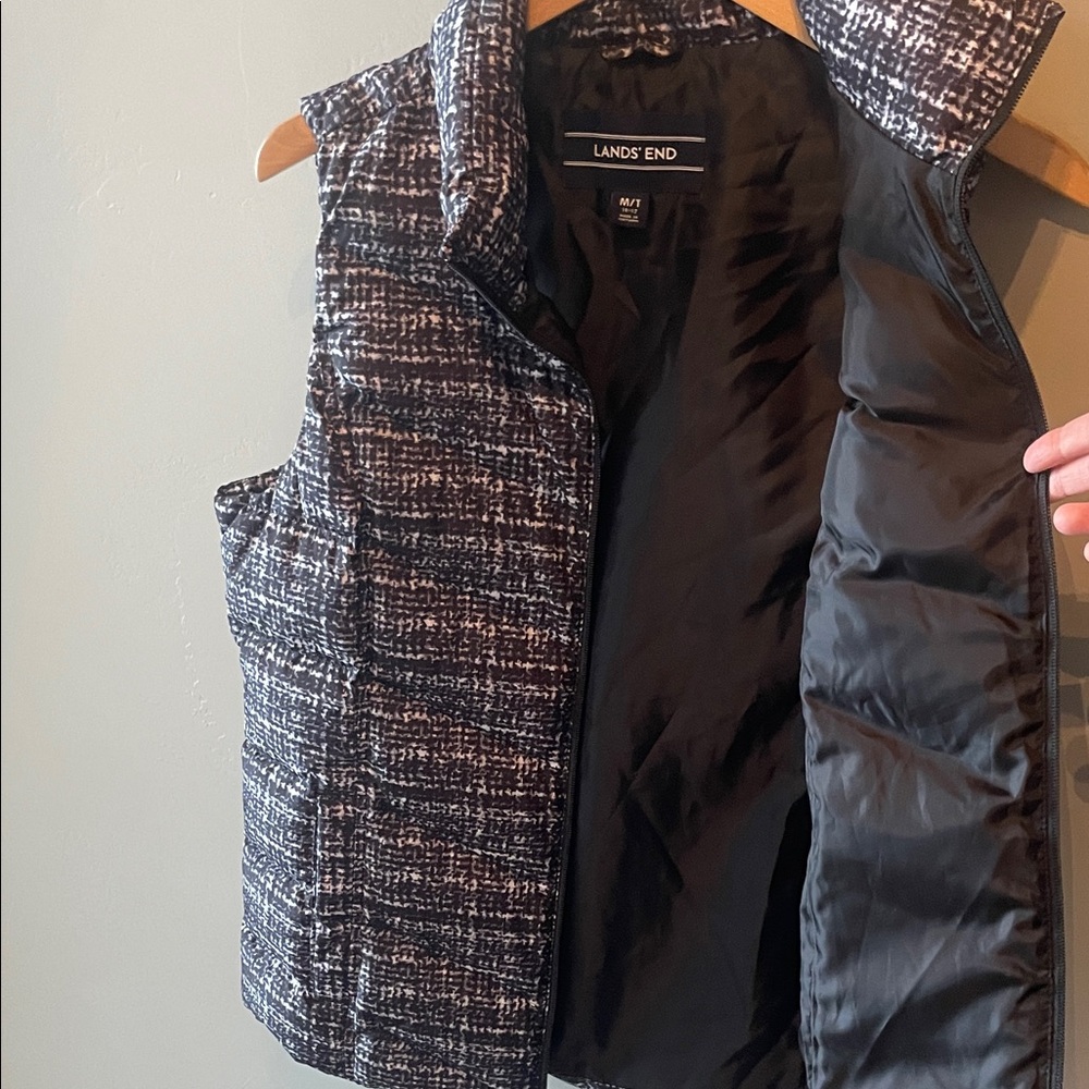 Lands' End Women's Down Puffer Vest in Black and White Size M/T - Picture 5 of 9